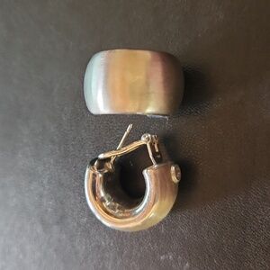 JCM Brushed texture hoop earrings